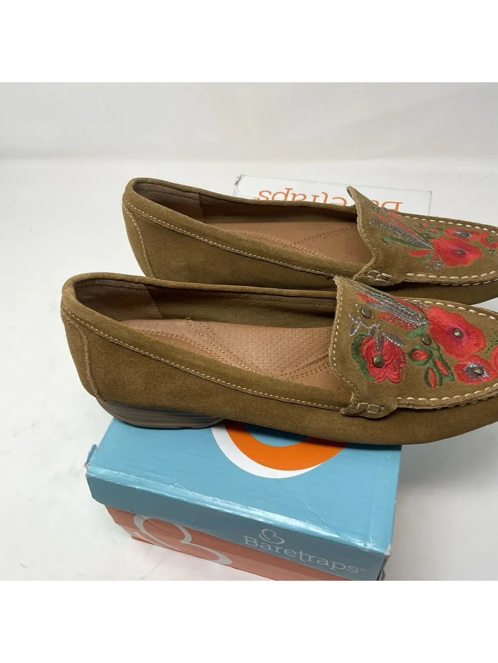Baretraps Otella Brown Suede Leather Embroidered Moccasin Slip On Flats Size 9